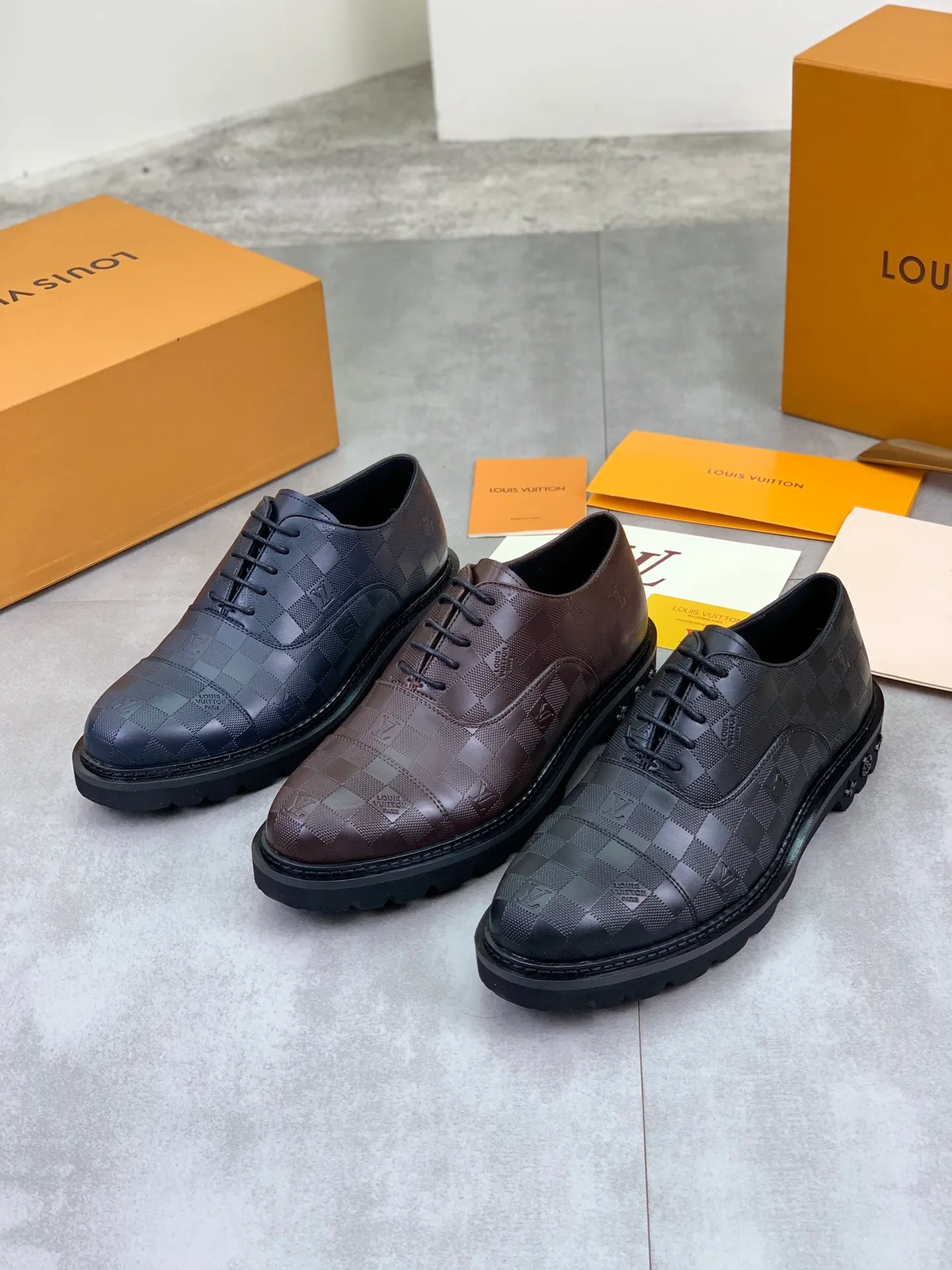 Factory price P820 💎💎💎Top version LOUIS VUITTON [Louis Vuitton] - LV men's business casual leather shoes, luxurious and noble 👞All imported original cowhide, just to create a more comfortable wearing experience, upper: original high-end calfskin➕Imported soft cowhide lining, original lightweight foam outsole✔️Color: 3️⃣colors available Size: 39-44 (38.45 46 can be customized (non-returnable)